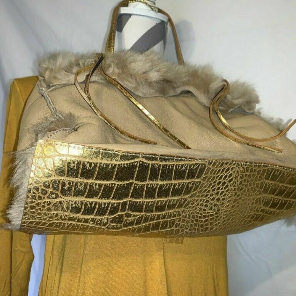 Handmade Women Tan/Gold Made of Natural Leather & Fur Shoulder Bag - Picture 6 of 9